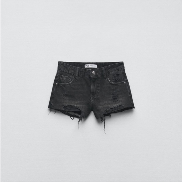 ZARA LOW RISE RIPPED DENIM SHORTS - Picture 4 of 5